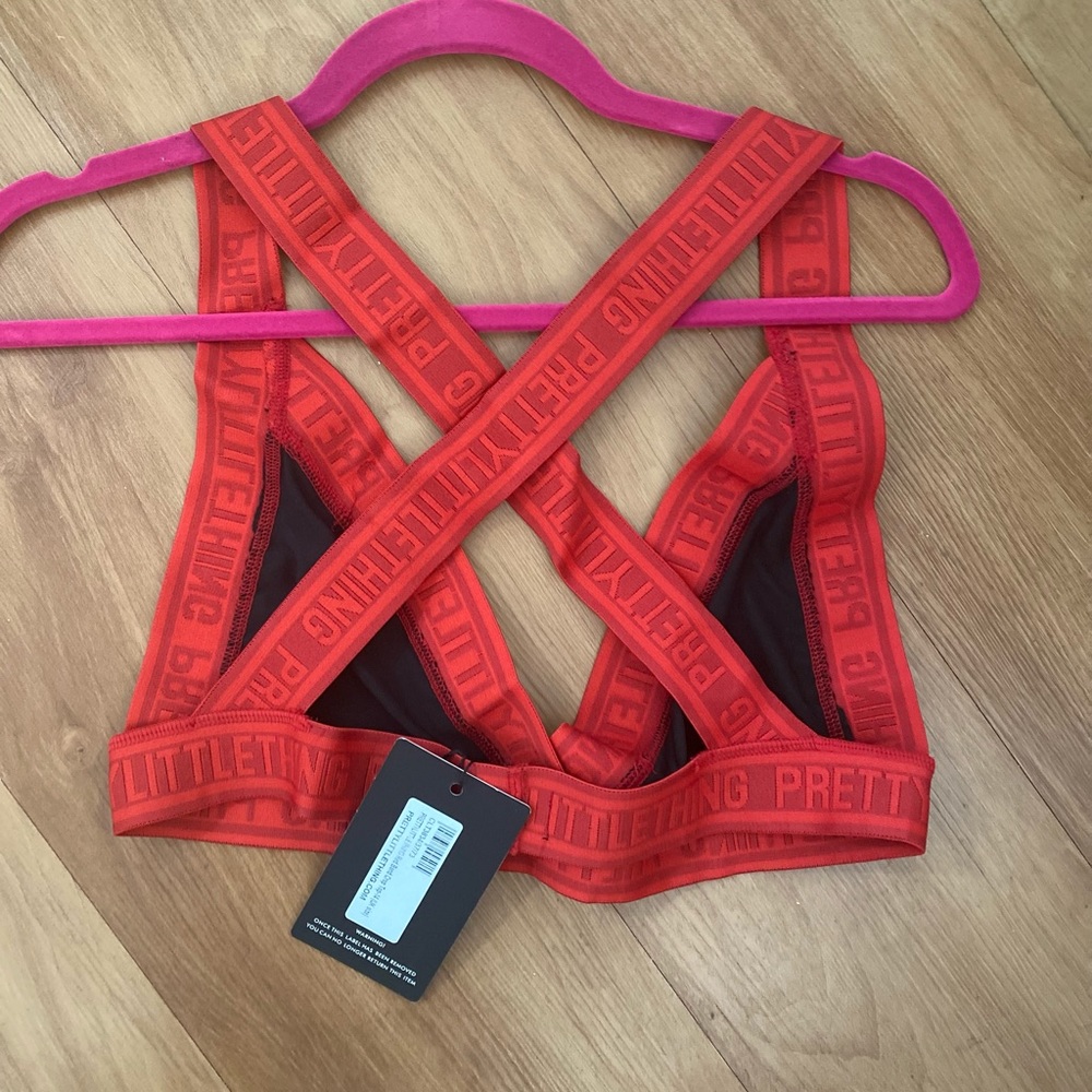 PrettyLittleThing Red Band Logo active set - Picture 7 of 11